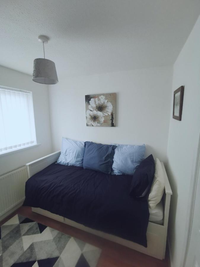 Room In A Friendly Home In A Quite Neighborhood Of Cardiff Exterior photo